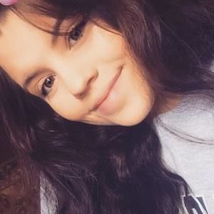 Meet your Posher, Caitlin